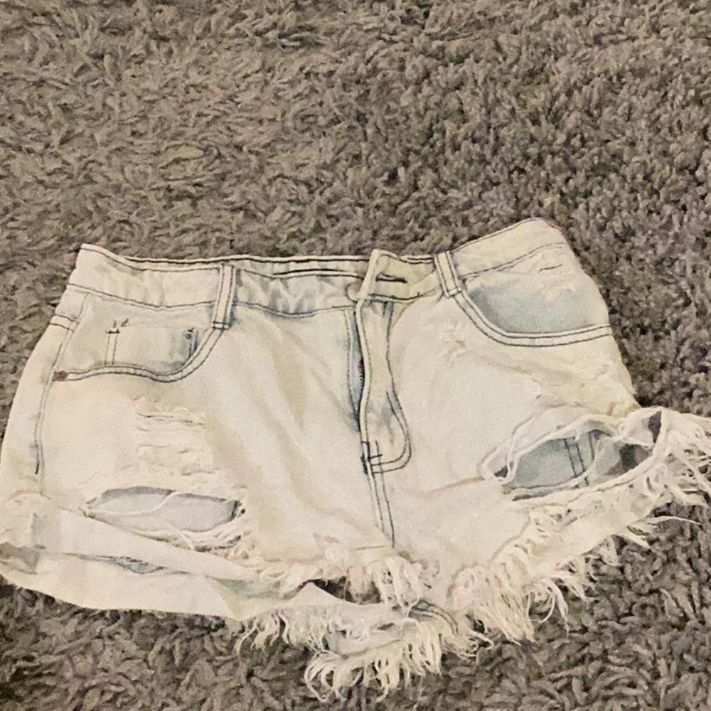 Forever 21 White Jean Shorts Distressed Frayed Hem